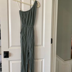 One shoulder jumpsuit